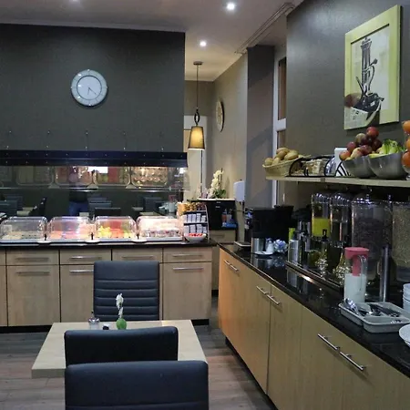 Columbus מלון 3*