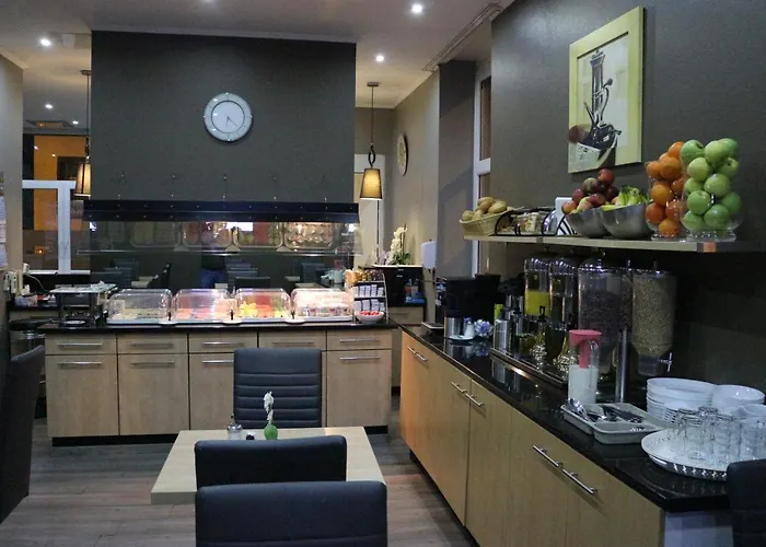 Columbus מלון 3*