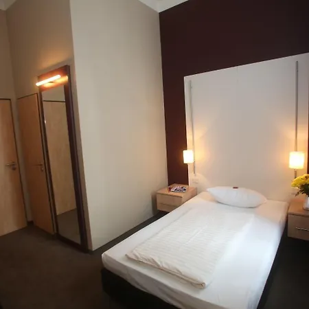 Columbus 3*